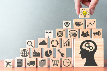 恐龙是怎样诞生的？